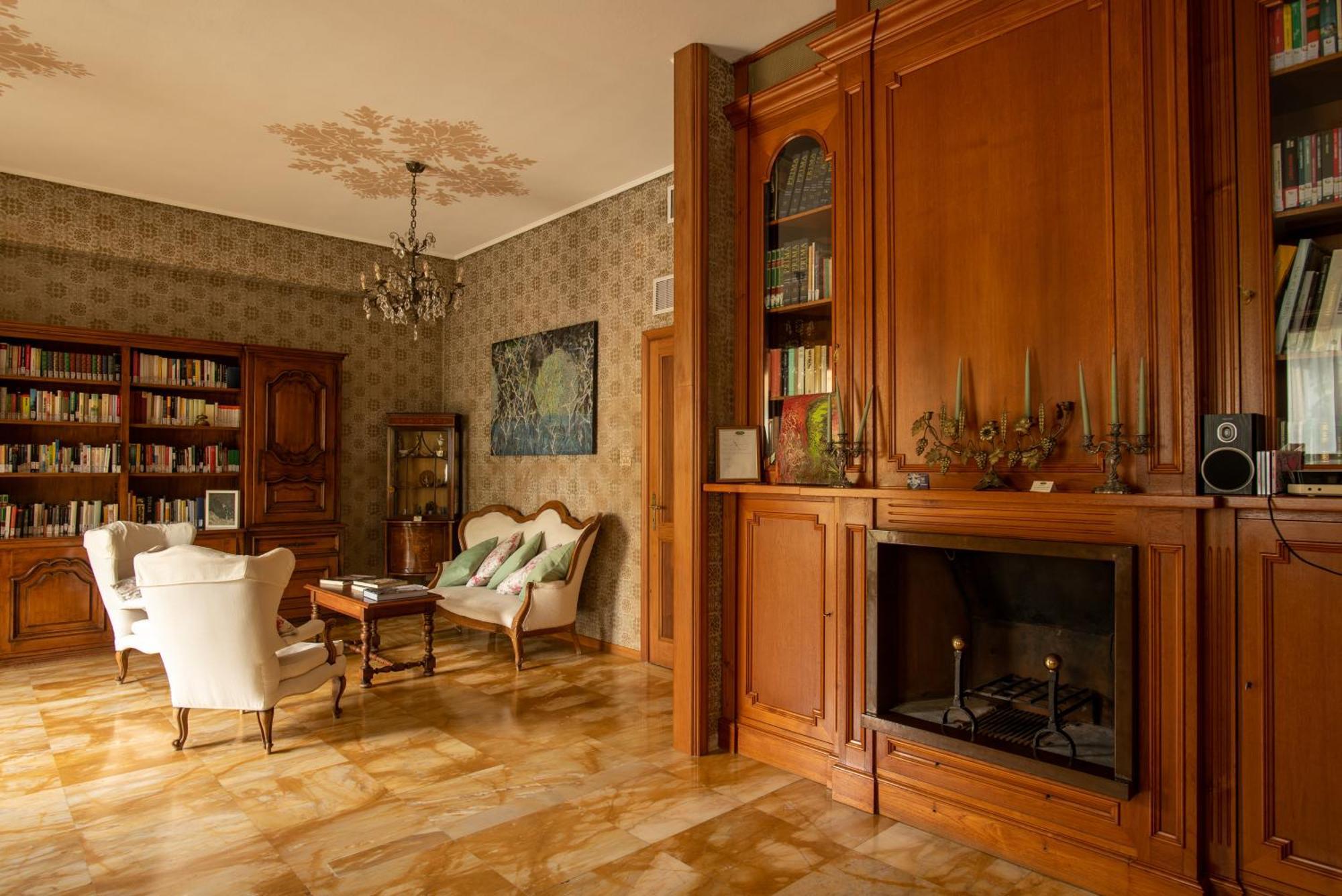 Locanda Dei Buoni E Cattivi Cagliari Exteriör bild