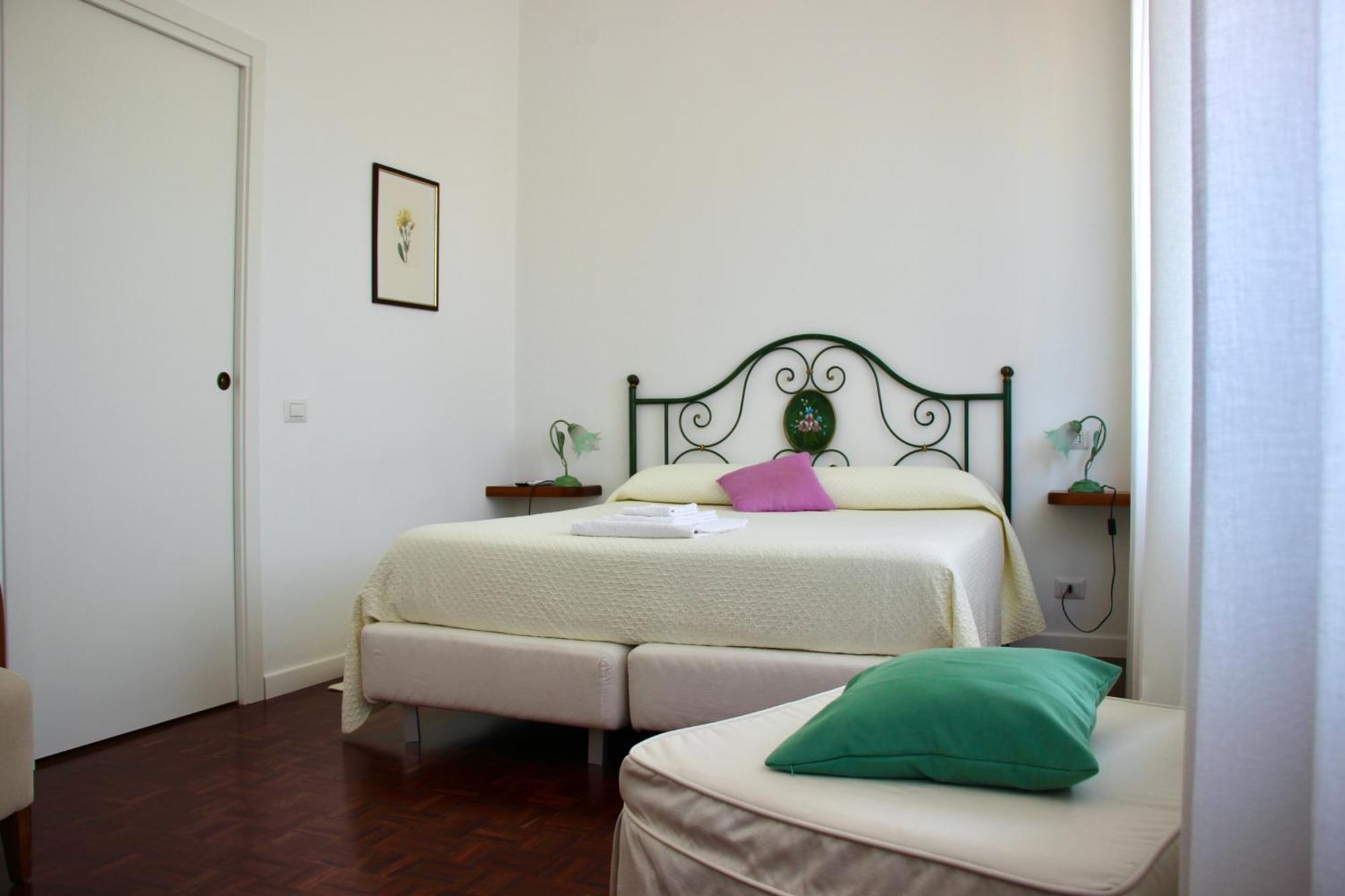 Locanda Dei Buoni E Cattivi Cagliari Exteriör bild