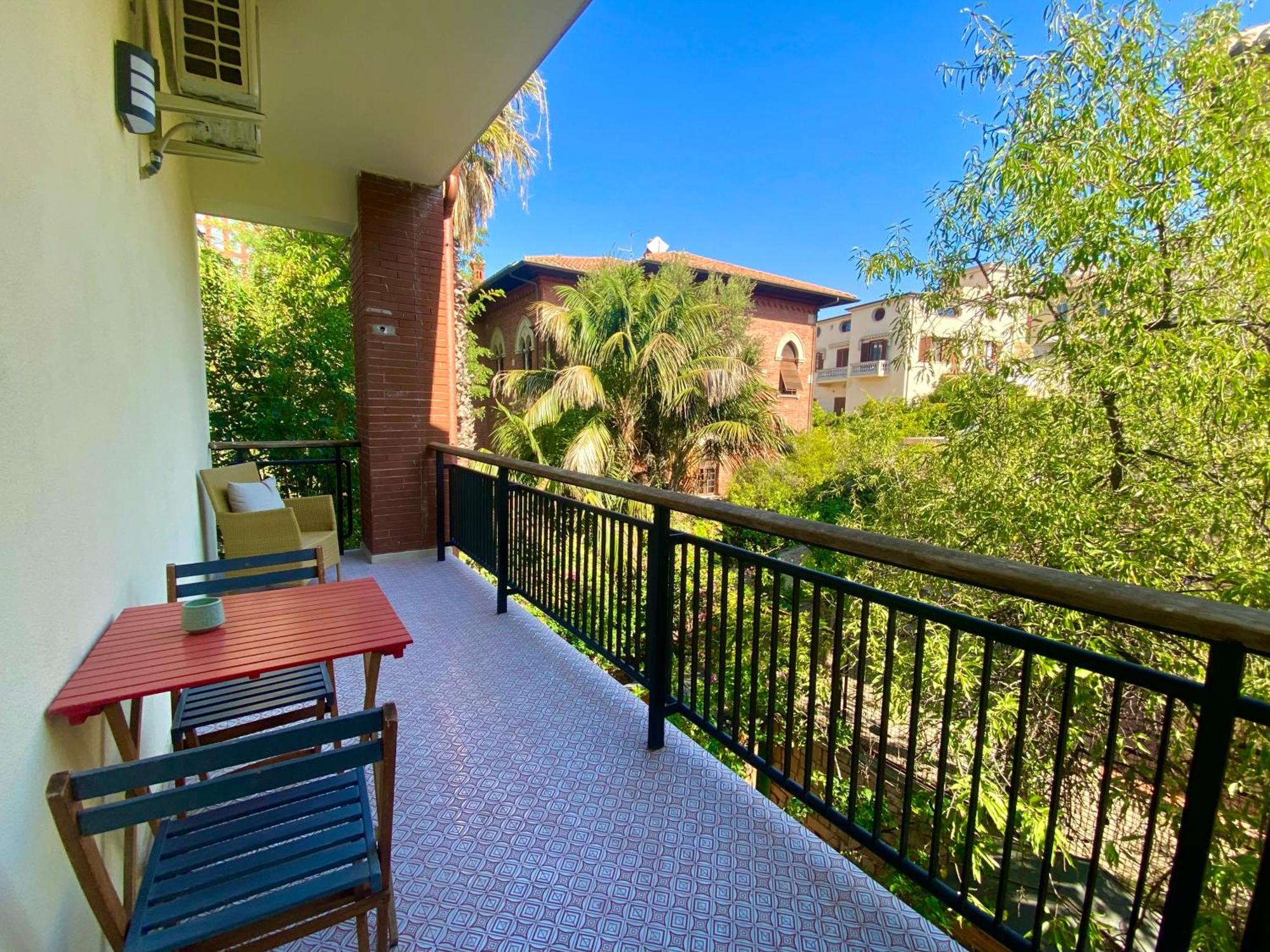 Locanda Dei Buoni E Cattivi Cagliari Exteriör bild