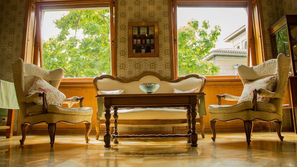 Locanda Dei Buoni E Cattivi Cagliari Exteriör bild